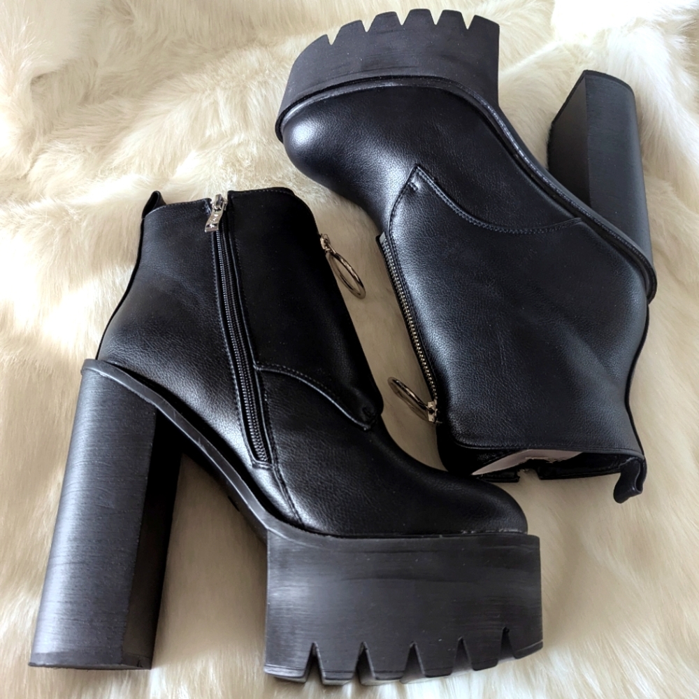 NEW Lamoda x Dollskill ASOS O-Ring Platform Zippered Heeled Boots Black Size 10 - Picture 3 of 12